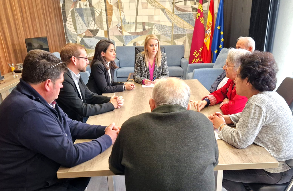 El PSOE traslada a la Delegada del Gobierno las inquietudes de los vecinos de Los Sifones